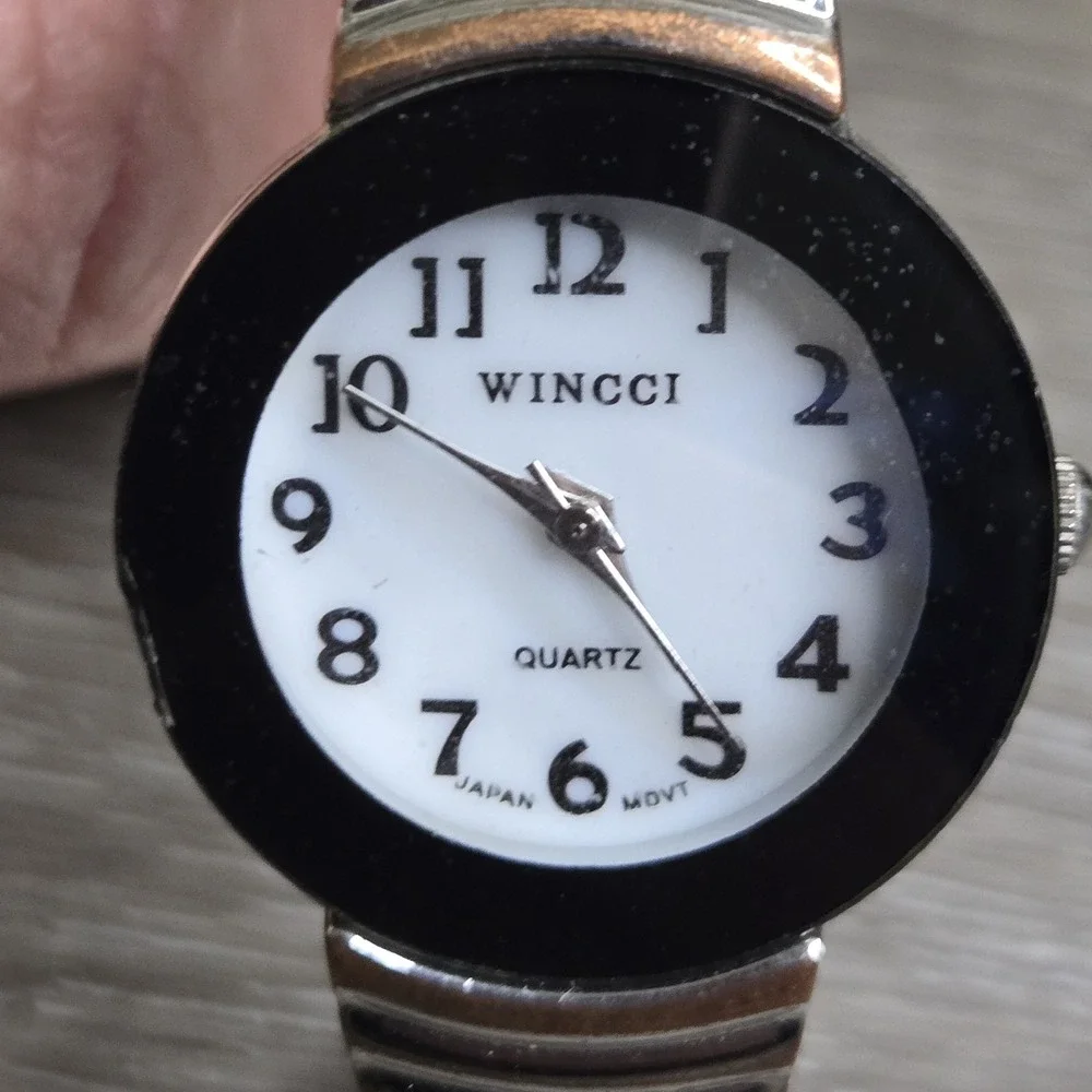 WINCCI Women's Bangle Quartz Watch Japan Movement Silver Tone Black Bezel